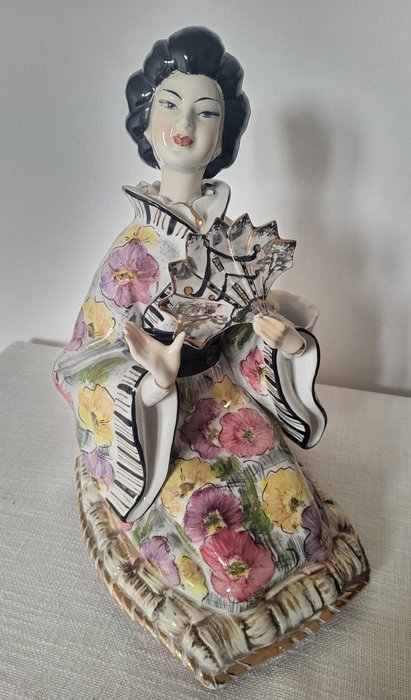 Elsa Lagorio - Figura - Cerâmica