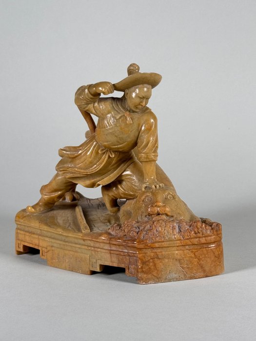 A Chinese carved Soap Stone figure of a figure - Esteatita - China