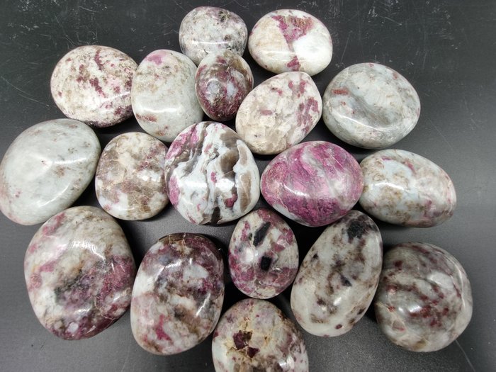 Różowe kamienie turmalinowe - kamienie przewrócone Różowy turmalin- 1 kg