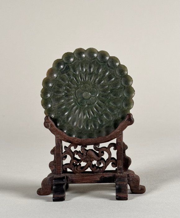 Ozdoba z zielonego jadeitu (nietestowana). - Jadeit - Chiny - Qing Dynasty (1644-1911)
