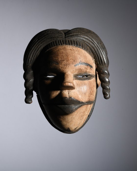 Skulptur - Auserwählte Ogoni-Maske - Nigeria