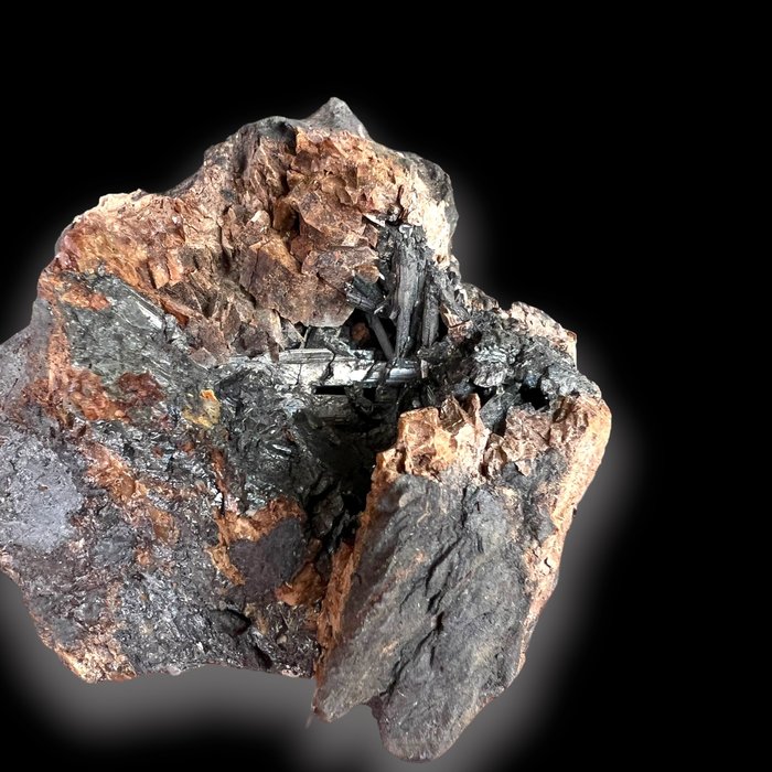 菱鐵礦上的紅鋅礦 聖龐斯，經典度假村 - 高度: 5 cm - 闊度: 4 cm- 150 g