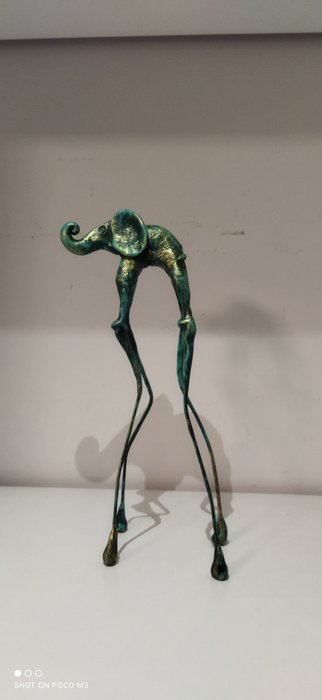 Salvador Dalí (after) - Skulptur, Elefante - 23 cm - Keramik