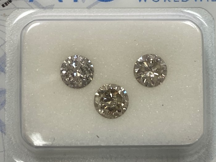 3 pcs Diamanten - 0.96 ct - Rund - Light gray -light brown - I1, SI3, No Reserve Price