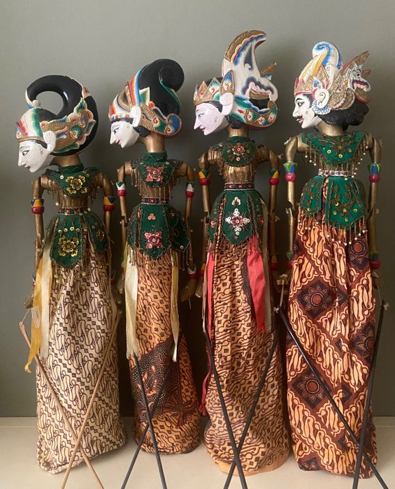4 muñecos wayang golek - Pandu, Yudistira, Lesmana, Surya - Java - Indonesia  (Sin Precio de Reserva)