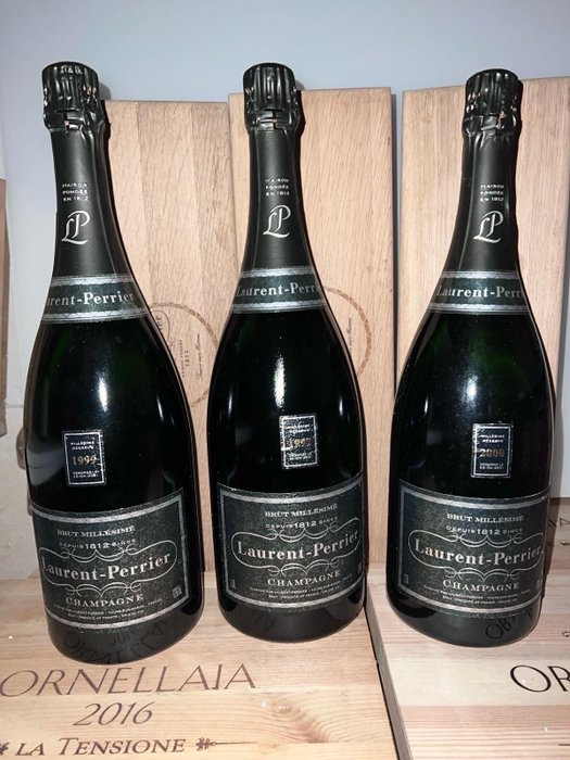 1997 Laurent-Perrier, 1999 & 2000 - Champagne Brut - 3 Magnumflasche (1,5 L)