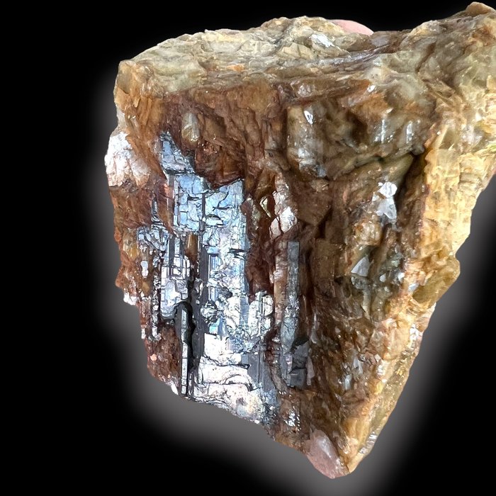 菱鐵礦上的紅鋅礦 聖龐斯，經典度假村 - 高度: 4 cm - 闊度: 4 cm- 170 g