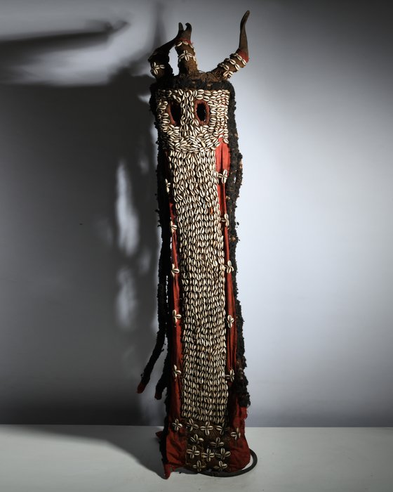 雕塑 - 巴米莱克·昆加面具 - Cameroon