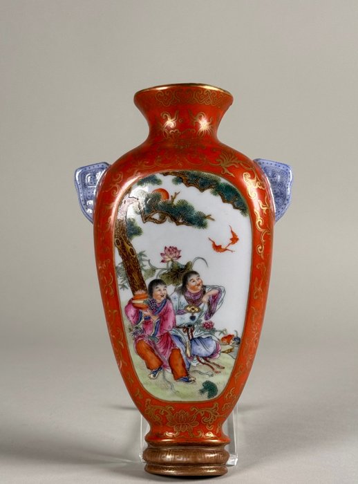 Single-flower vase - Porcelain - China - Qing Dynasty (1644-1911)  (No Reserve Price)