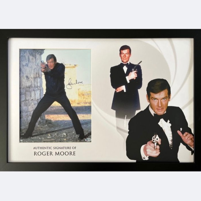 James Bond - Signed by Sir Roger Moore (+) (007)