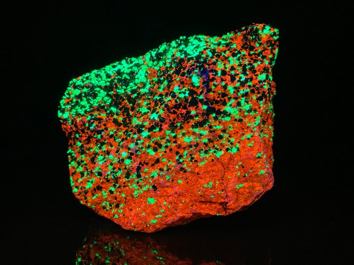 博物馆品质的大块方解石、硅锌矿和氟硅石。 萤光 - 高度: 9 cm - 宽度: 7.5 cm- 914 g - (1)