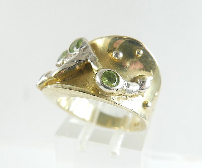 No Reserve Price - Ring Silver -  0.44 tw. Peridot 