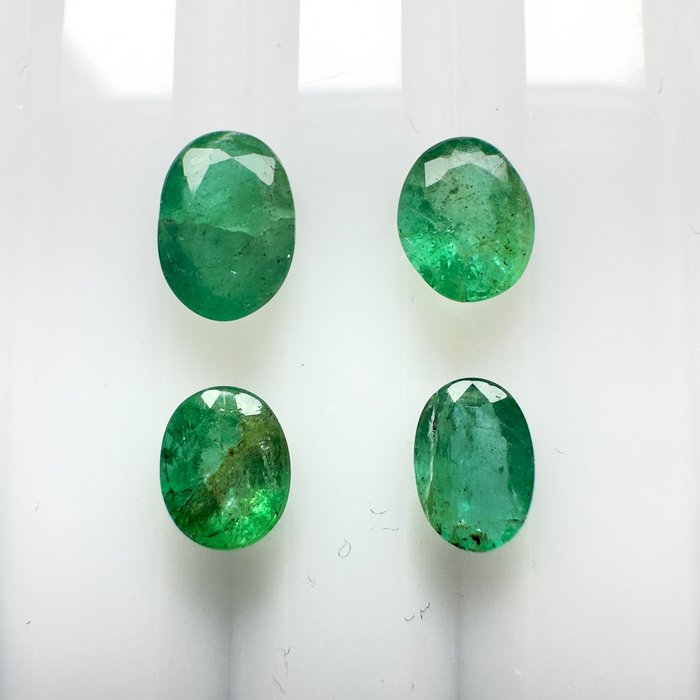 4 pcs Vihreä Smaragdi - 2.42 ct