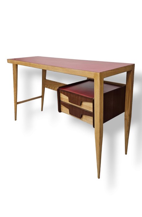 Schreibtisch - Holz