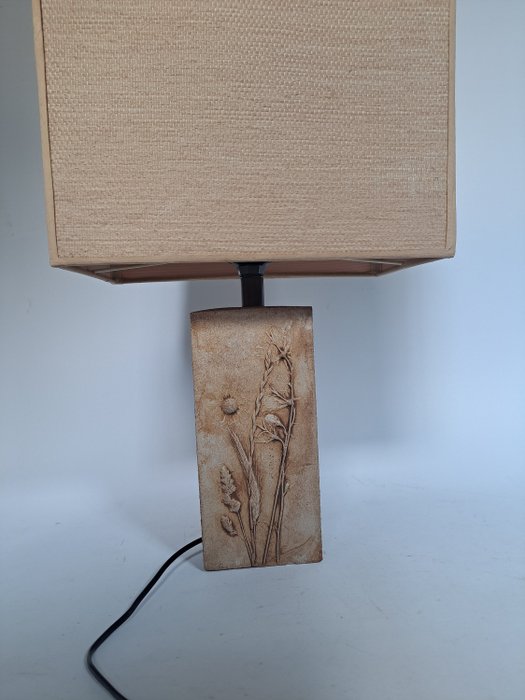 Tischlampe - Blumenrelief - Holz - Teak, Keramik