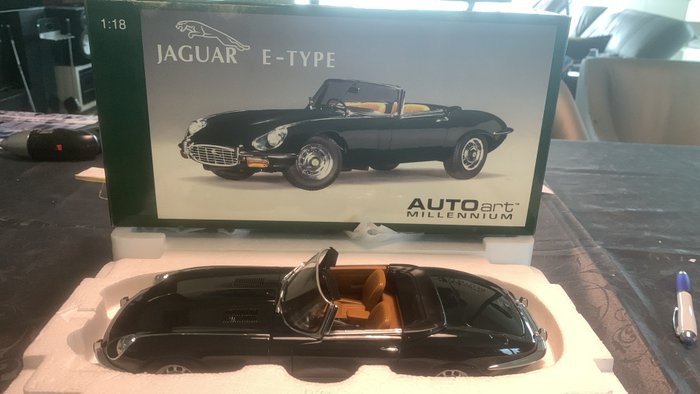 Autoart 1:18 - 1 - Miniatura de carro - Jaguar E-Type Series III V12