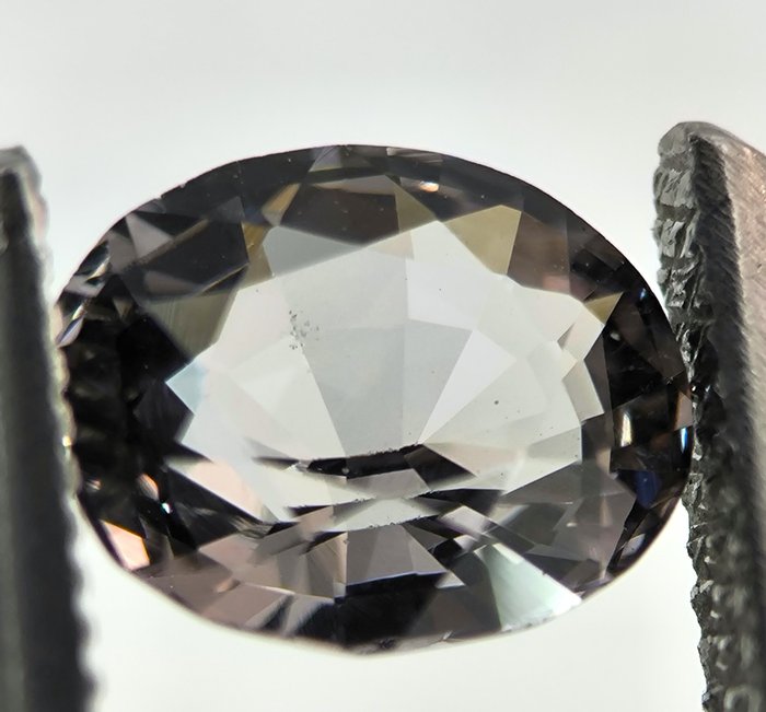 Gray Spinel - 1.53 ct