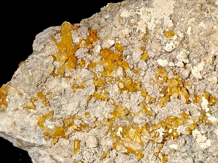 基質上的 Cistrin 石英晶體 - 高度: 14 cm - 闊度: 6 cm- 525 g
