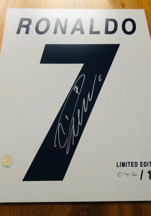 Real Madrid - Cristiano Ronaldo - Signierter Limited Edition-Shirt-Aufdruck „Ronaldo 7“ 