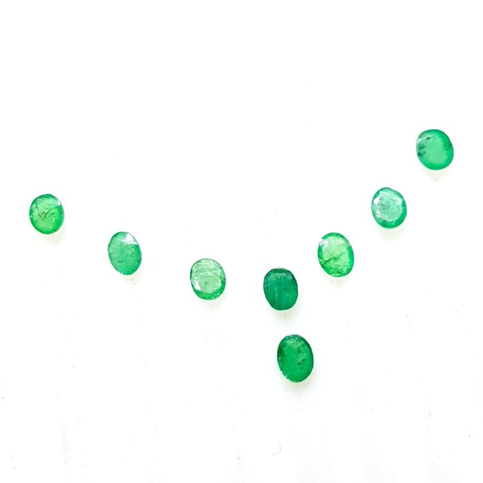 8 pcs Groen Smaragd - 2.98 ct