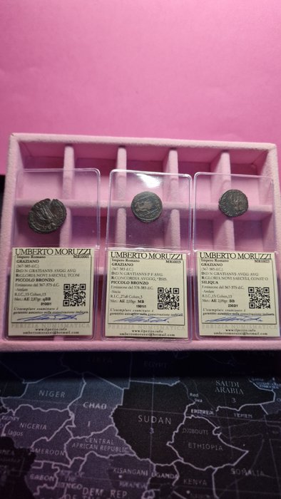 Empire romain. Gratien (367-383 apr. J.-C.). Lotto di 3 monete Æ Arelate et Siscia