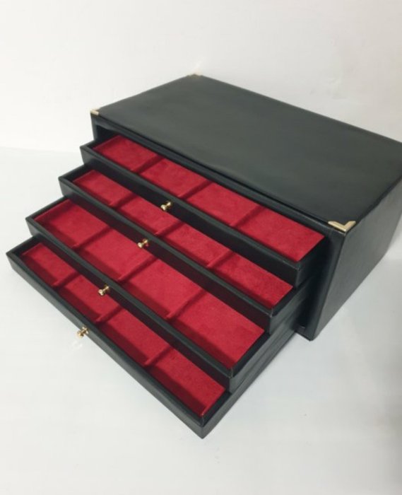 32 posti - 珠宝盒 - 木, 皮革