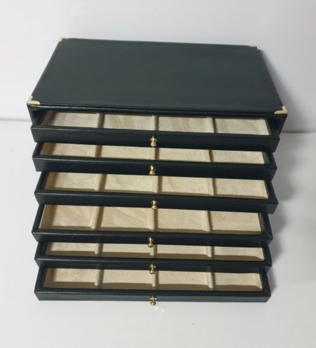 48 posti - 珠宝盒 - 木, 皮革