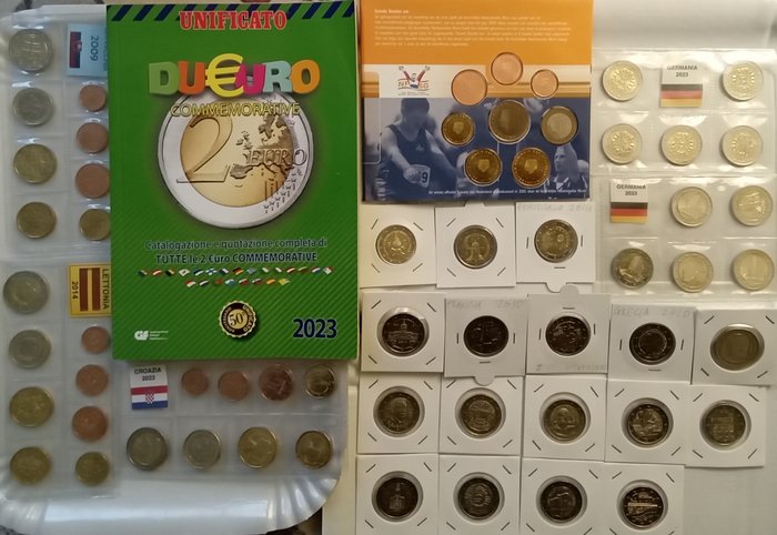 歐洲. 2 Euro (31 monete, di cui n. 4 serie complete in folder) + Catalogo Unificato 2023