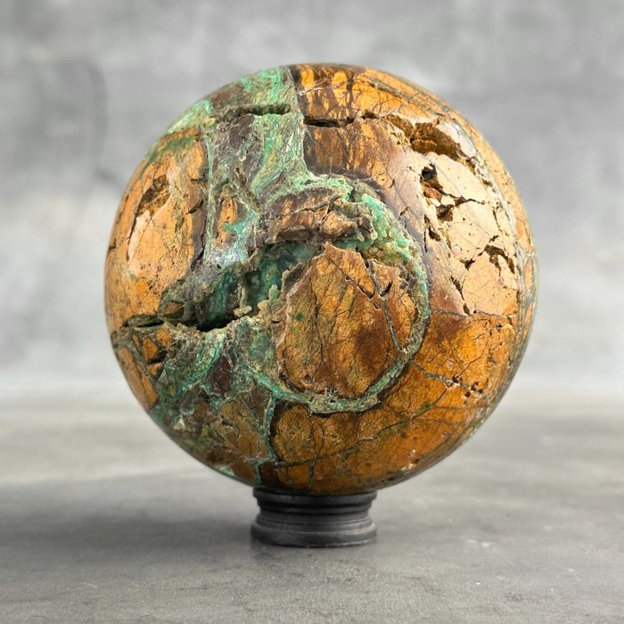 SEM PREÇO DE RESERVA - Maravilhoso Green Smithsonite esfera em um suporte personalizado- 1700 g - (1)