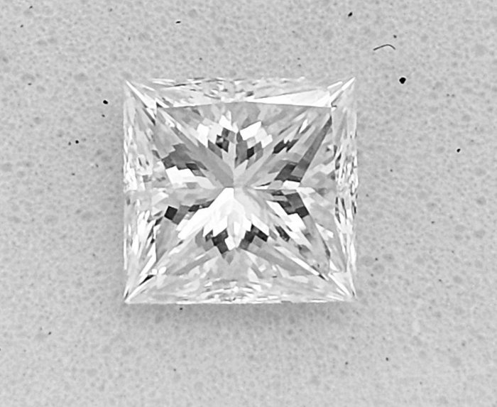 钻石 - 1.00 ct - 公主方形 - E - VS1 轻微内含一级