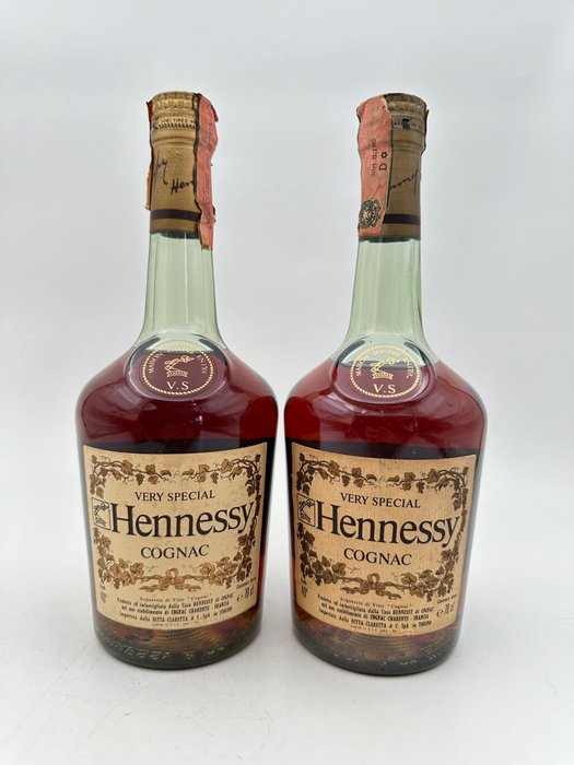 Hennessy - VS Cognac  - b. Années 1970, Années 1980 - 70cl - 2 bouteilles