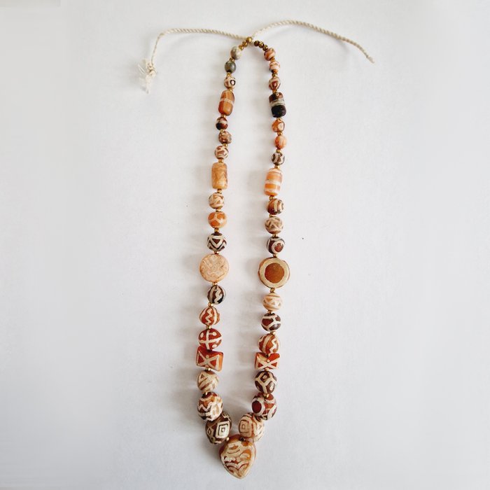 États Pyu Cornaline gravée Collier de talisman de perles bouddhistes - 46 cm