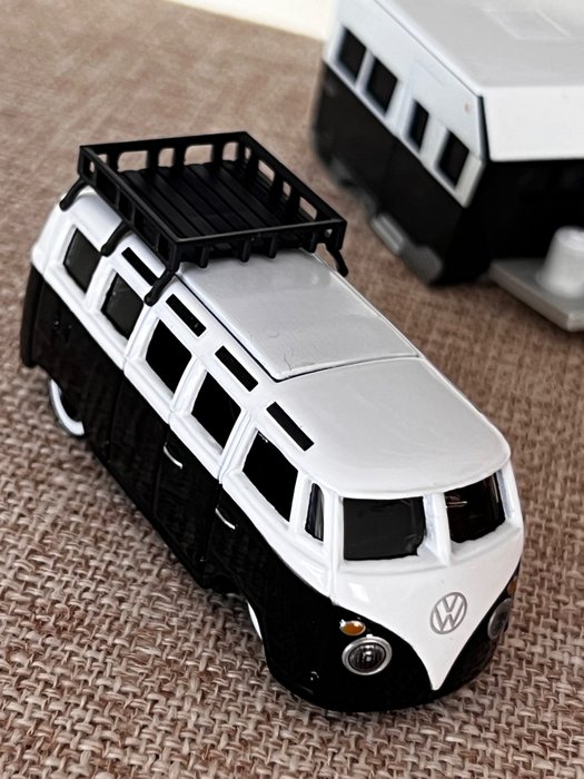 Maisto 1:64 - 模型車  (2) -VW Samba Alameda Van trailer