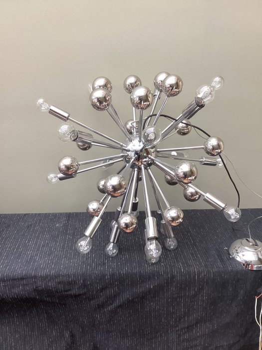 Sputnik lamp with 20 light points
