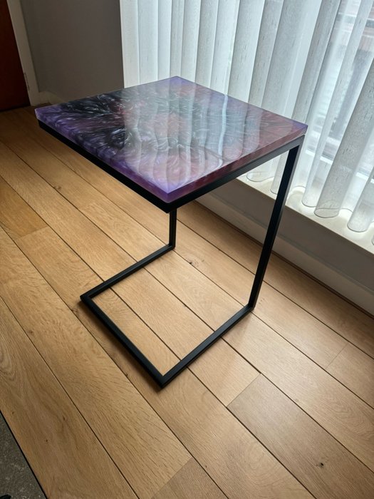 Allan.K - Side table - 由希 - 樹脂, 鋼