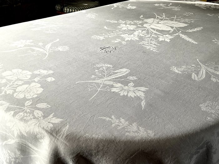 拿破仑晚期 111 锦缎丝绸和亚麻桌布，带有 C.G. 首字母缩写 - 纺织品 - 2.85 m - 2.3 m