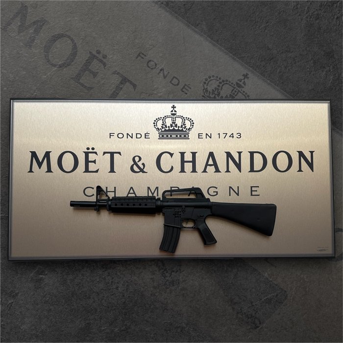 DALUXE ART - Moët & Chandon Gun Artwork XXL (Lifesize) 100cm