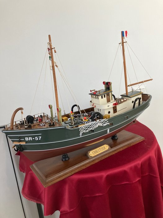 Maritima föremål - trawler ,kotter,chalutier BR-57 uit Brest 62 cm - Mässing, Trä
