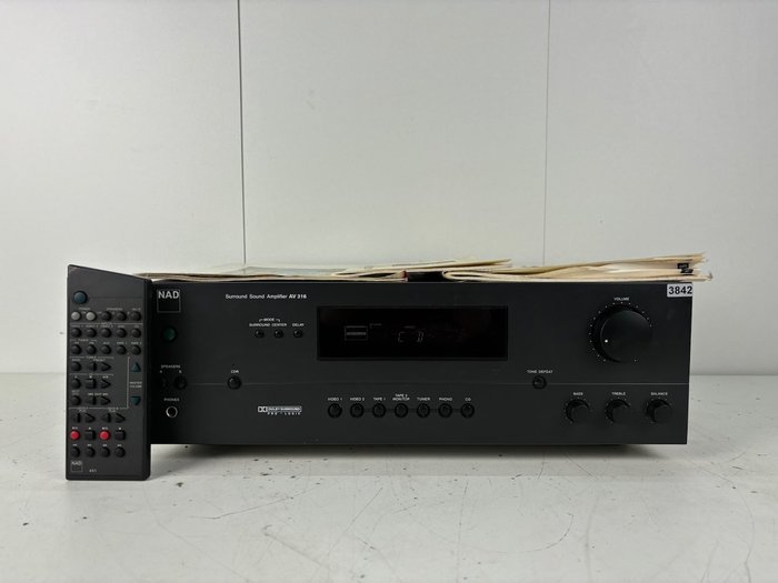 NAD - AV316 Amplificador de estado sólido