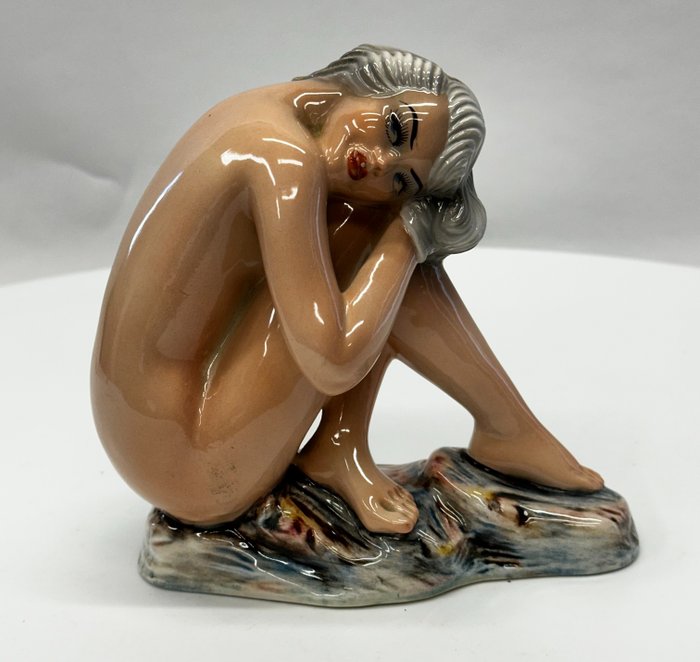 Triart Bassano Italian Art Deco Pottery Seated Nude Figure - Beeldje - Keramiek