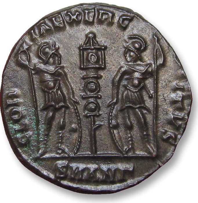 Römisches Reich. Constantine I (306-337 n.u.Z.). Follis Antioch mint, 3rd officina 334-335 A.D. - mintmark SMANΓ - beautiful mint state