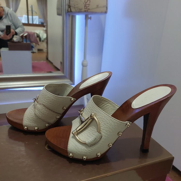 Gucci - Sarkas szandál - Méret: Shoes / EU 37.5