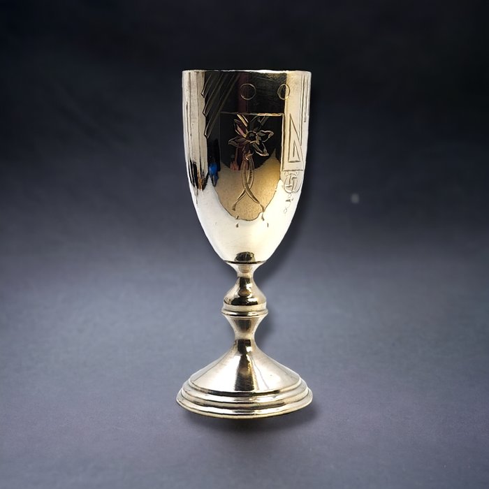 Edény (1) - .875 (84 Zolotniki) ezüst, Birodalmi orosz 84-es zolotnik (.875 finomságú) ezüst vodka pohár 1900 körül