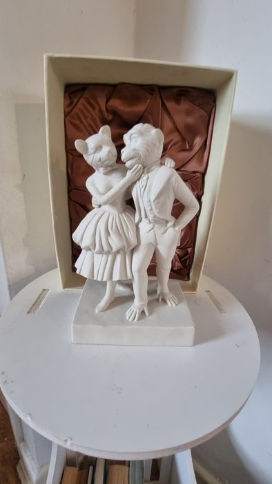 Coalport - Sculpture, Beauty and the Beast - 19 cm - Porcelain - 2000