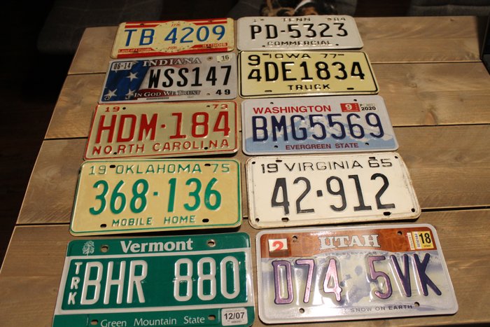 Tăbliță număr de înmatriculare (10) - License plates - Mooie set originele nummerplaten uit de USA - inclusief zeldzame vintage uitgaves en kleurrijk ! - 1960-1970