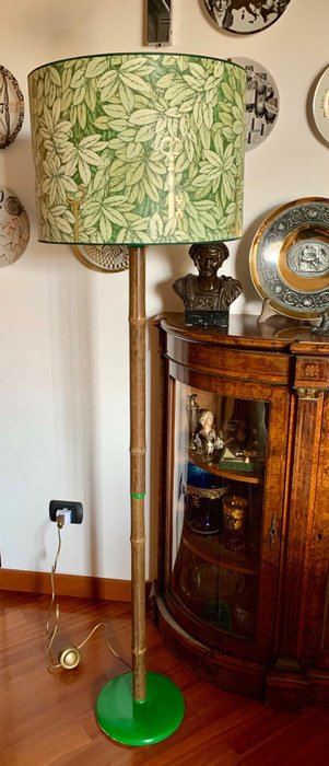 Stehleuchte - Lampenschirm aus Fornasetti-Stoff - Bambus, Pappmaché