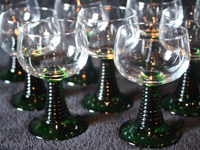 Weinglas (10) - Römer mit grünem Fuß - Kristall
