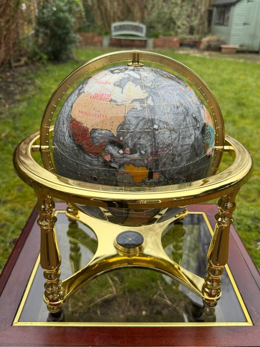 1 Harvinainen jalokivipallo/puolijalokivet Precious Globe Lapiksesta - 35 cm