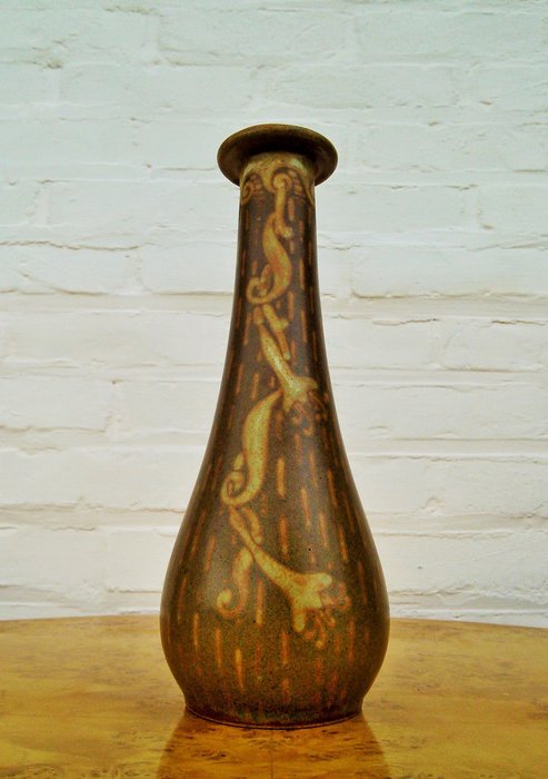 Louis Lourioux (1874-1930) - Enkeltblomst vase  - Stentøj