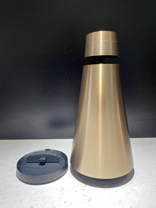Bang & Olufsen - Beosound 1“黄铜”包含。扩展坞 扬声器